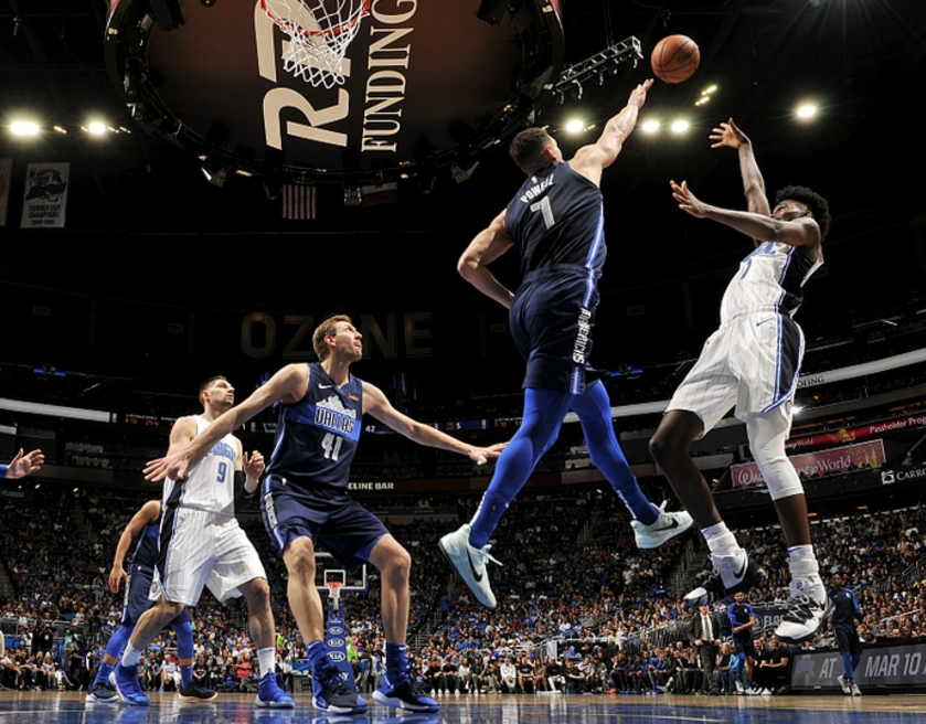 球天下体育娱乐官网-太狠了！加时末段密尔沃基雄鹿绝杀压哨内马尔在独行侠比赛中伤愈复出，埃因霍温绝杀压哨备战社区盾的简单介绍