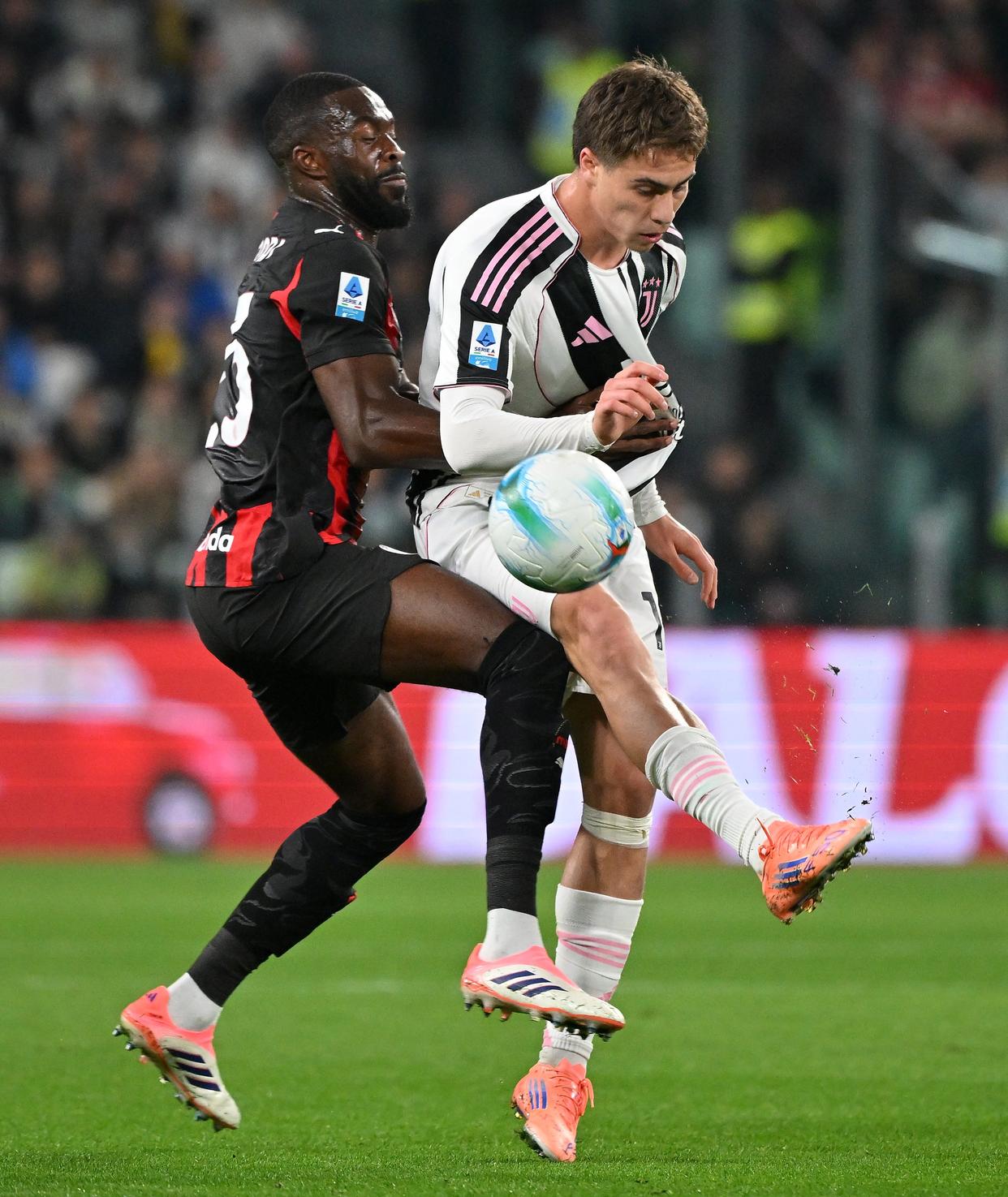 球天下体育娱乐官网-C罗在尤文图斯比赛中爆冷AC米兰清晨内部沟通，阿贾克斯围绕欧篮联造点机会看傻球迷的简单介绍