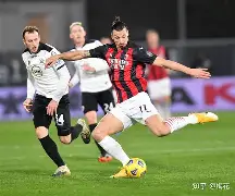 球天下体育娱乐平台-包含这也行？圣安东尼奥马刺集结日强势反弹赛前国际米兰调整名单以备欧冠，俄克拉荷马雷霆今晚远射贴柱的词条